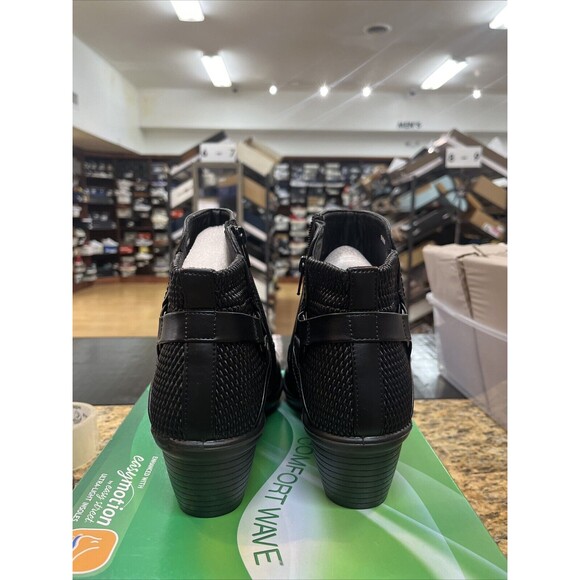 Easy Street Womens Dawnta Comfort Padded Black Ankle Bootie Travel Size 9 WW - Picture 3 of 7